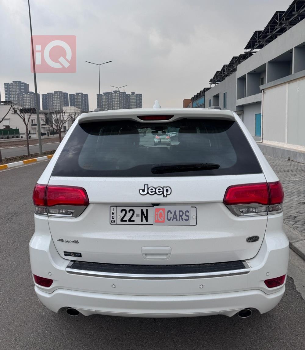 جیپ گراند شیرۆکی